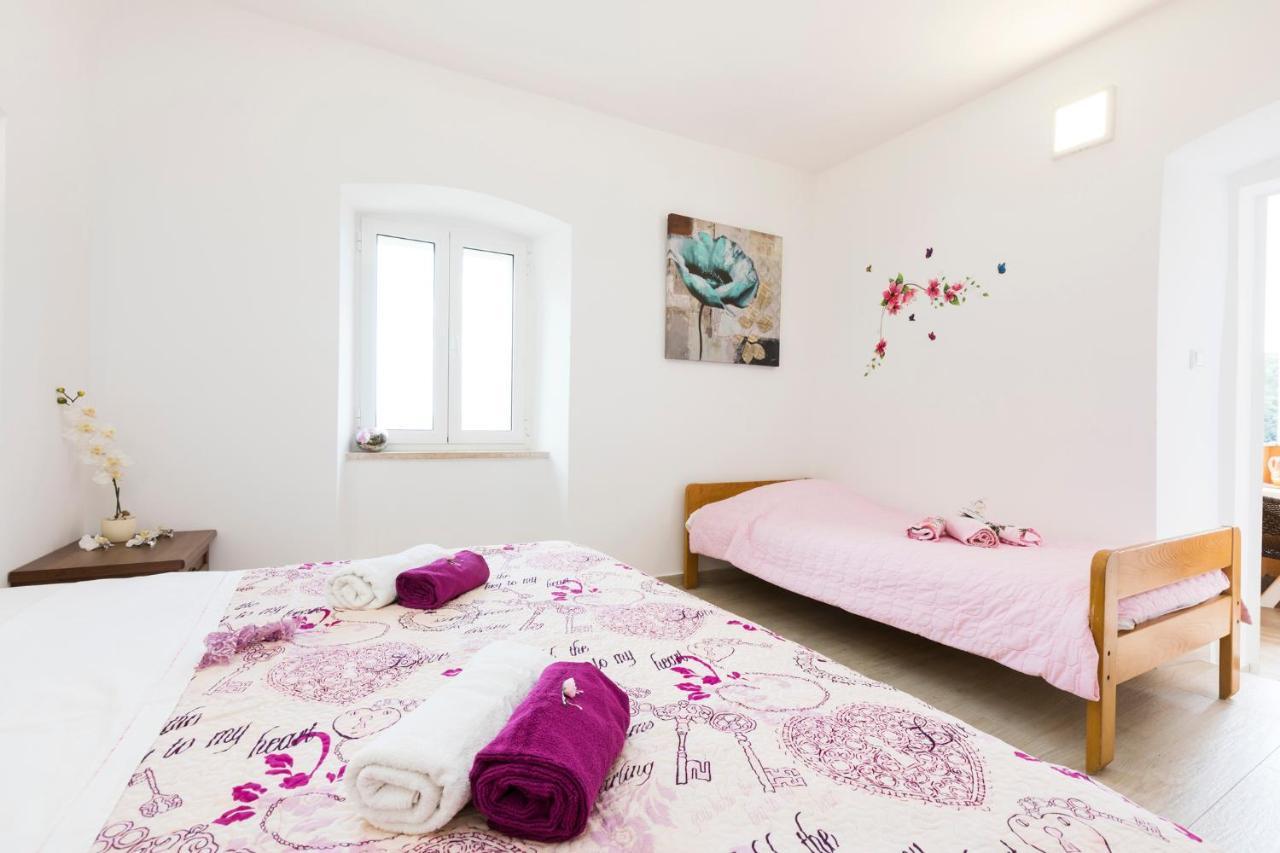 ולון Apartmani I Soba Roberto I Mirjana מראה חיצוני תמונה