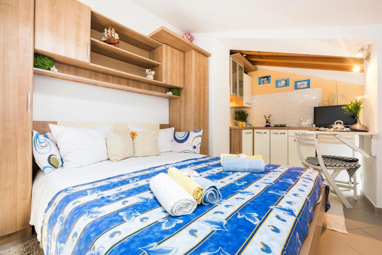 ולון Apartmani I Soba Roberto I Mirjana מראה חיצוני תמונה