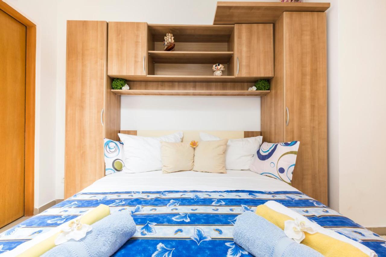 ולון Apartmani I Soba Roberto I Mirjana מראה חיצוני תמונה