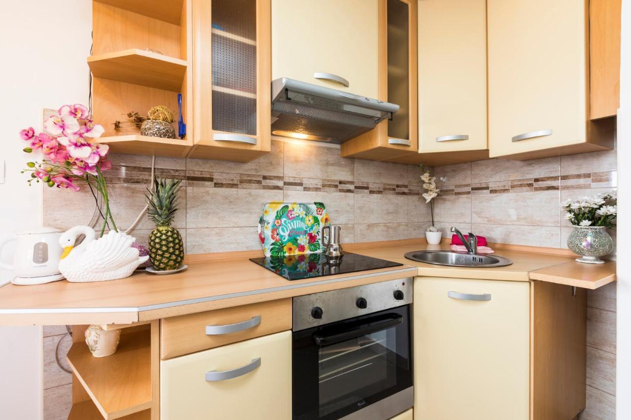 ולון Apartmani I Soba Roberto I Mirjana מראה חיצוני תמונה