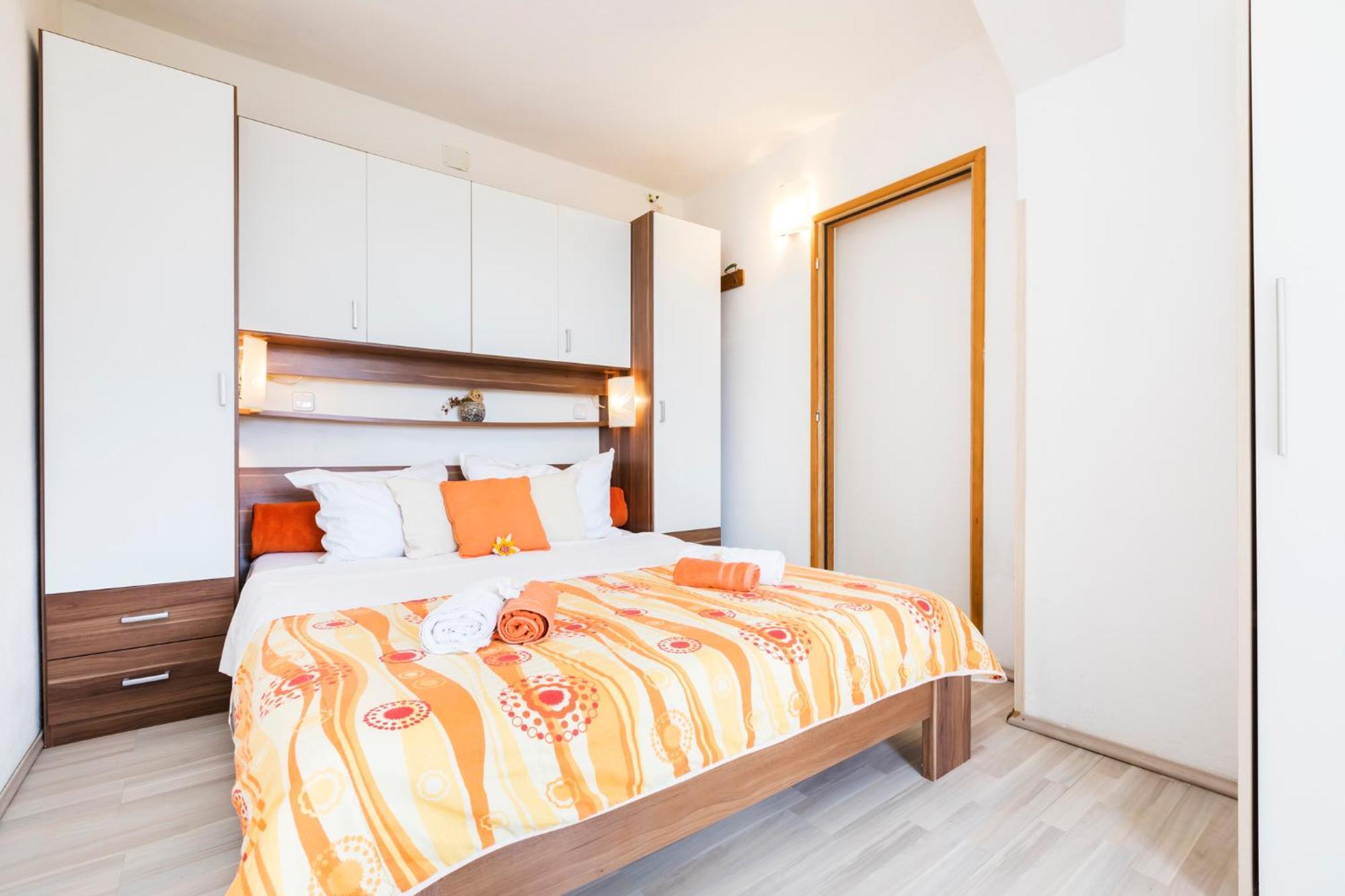 ולון Apartmani I Soba Roberto I Mirjana מראה חיצוני תמונה