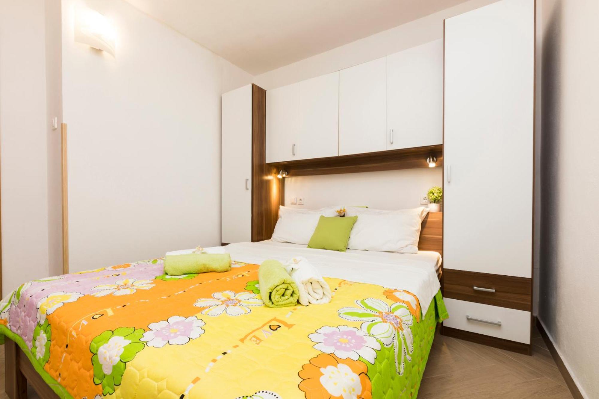 ולון Apartmani I Soba Roberto I Mirjana מראה חיצוני תמונה