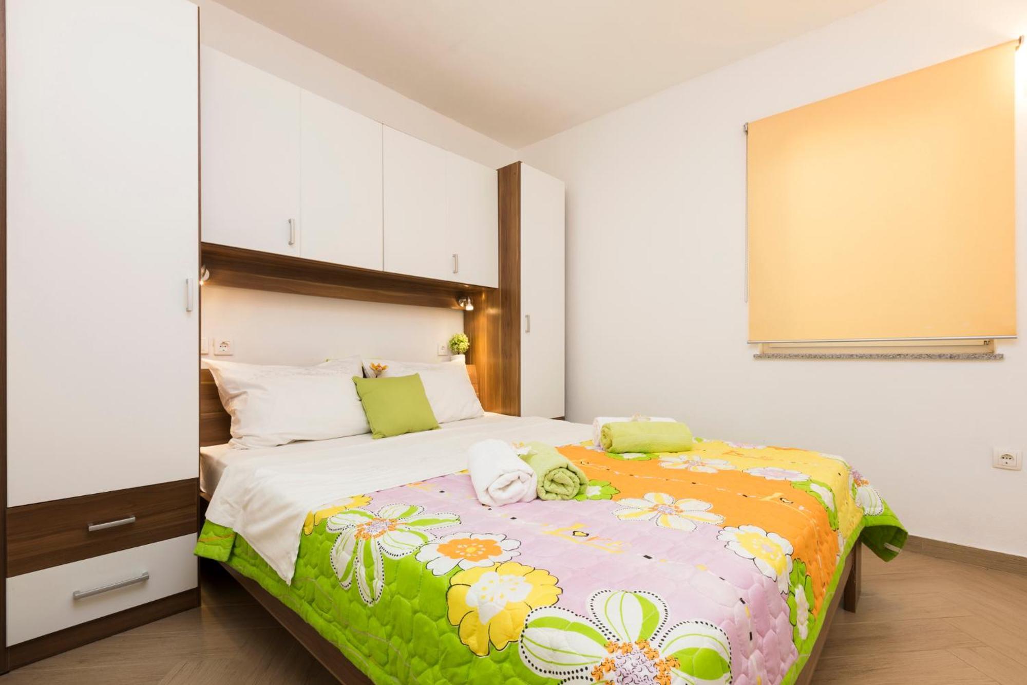 ולון Apartmani I Soba Roberto I Mirjana מראה חיצוני תמונה
