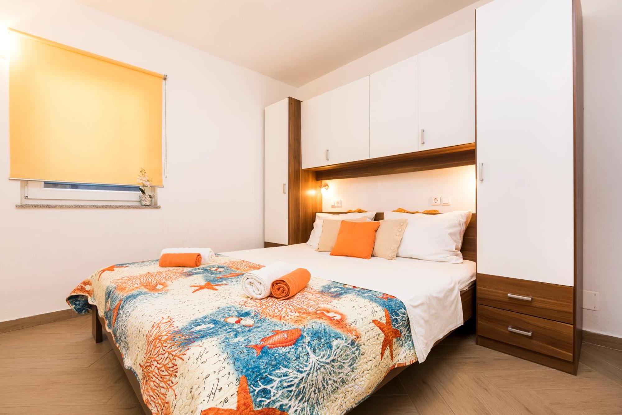 ולון Apartmani I Soba Roberto I Mirjana מראה חיצוני תמונה